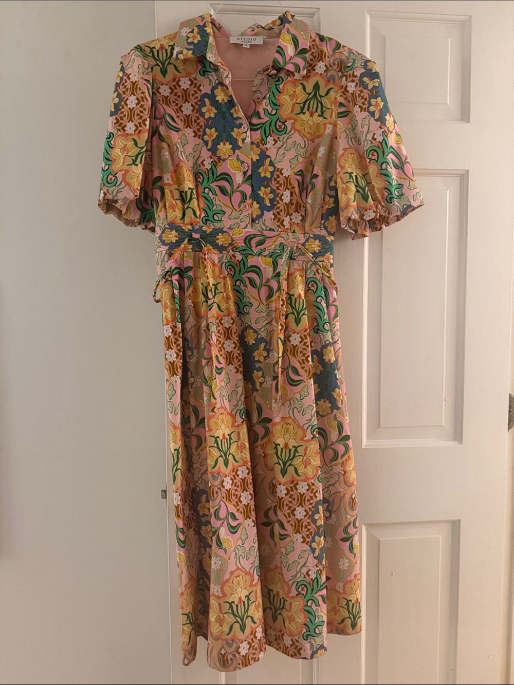 STUDIO New w/o tags Floral Dress - stunning!